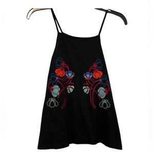 NWT! MINKPINK Black Cropped Tank with Floral Design
